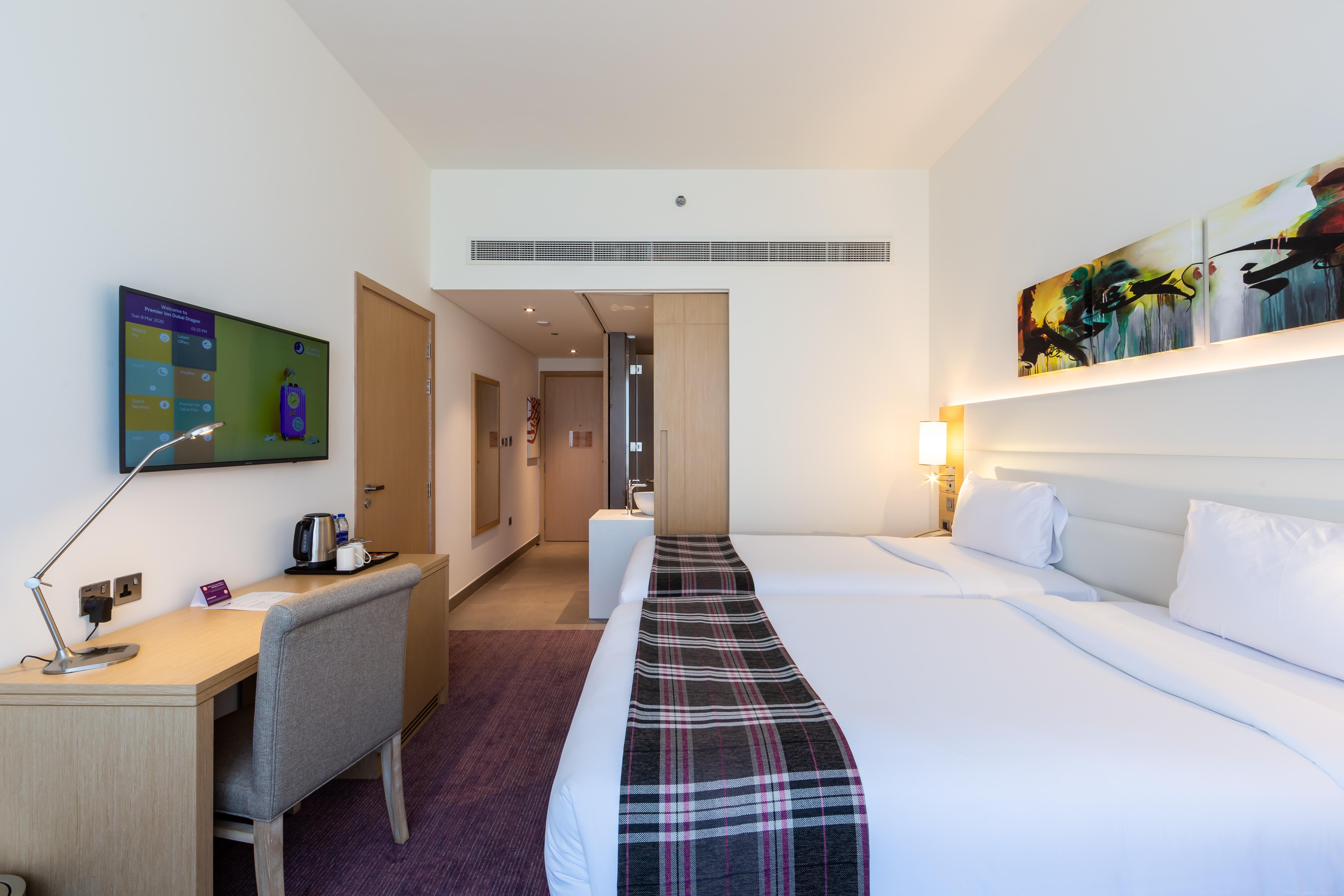 Premier Inn Dubai Dragon Mart מראה חיצוני תמונה