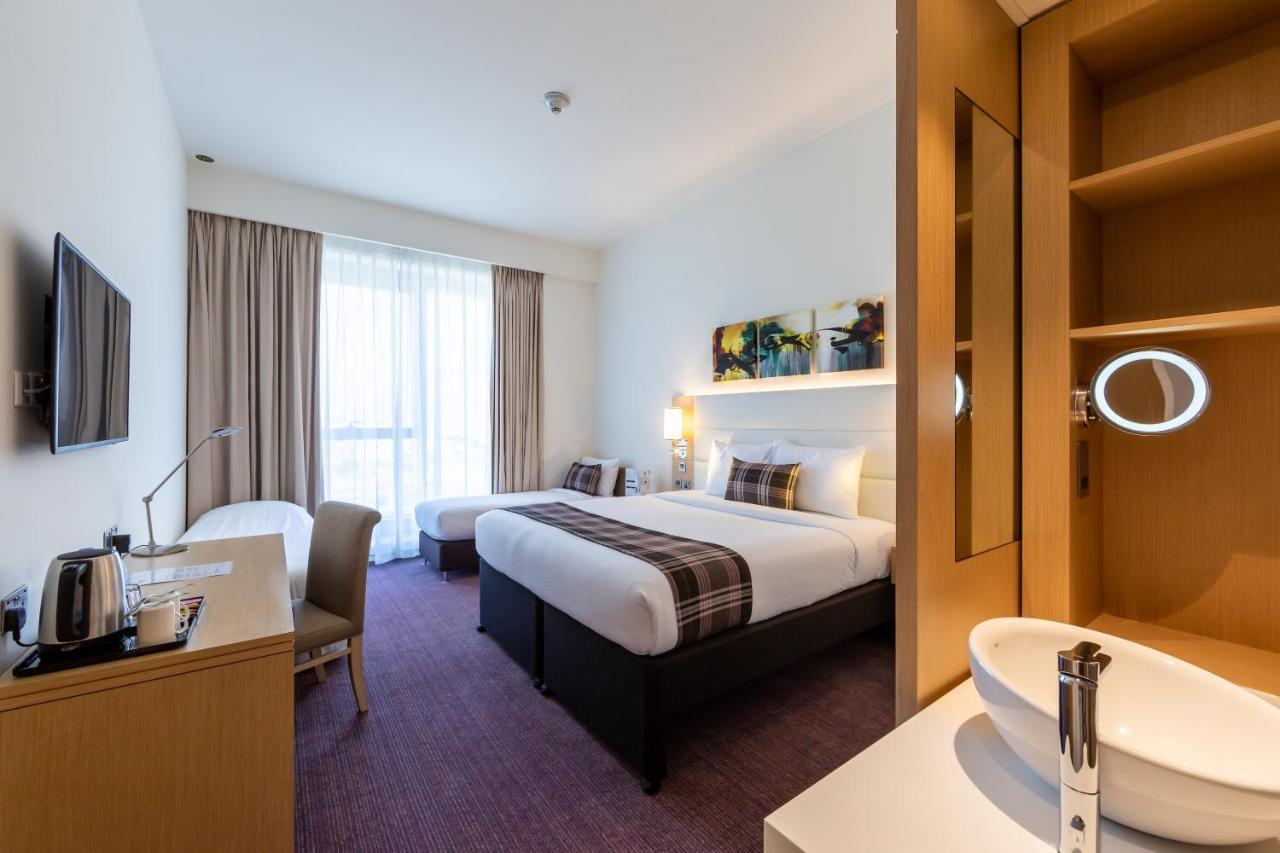 Premier Inn Dubai Dragon Mart מראה חיצוני תמונה