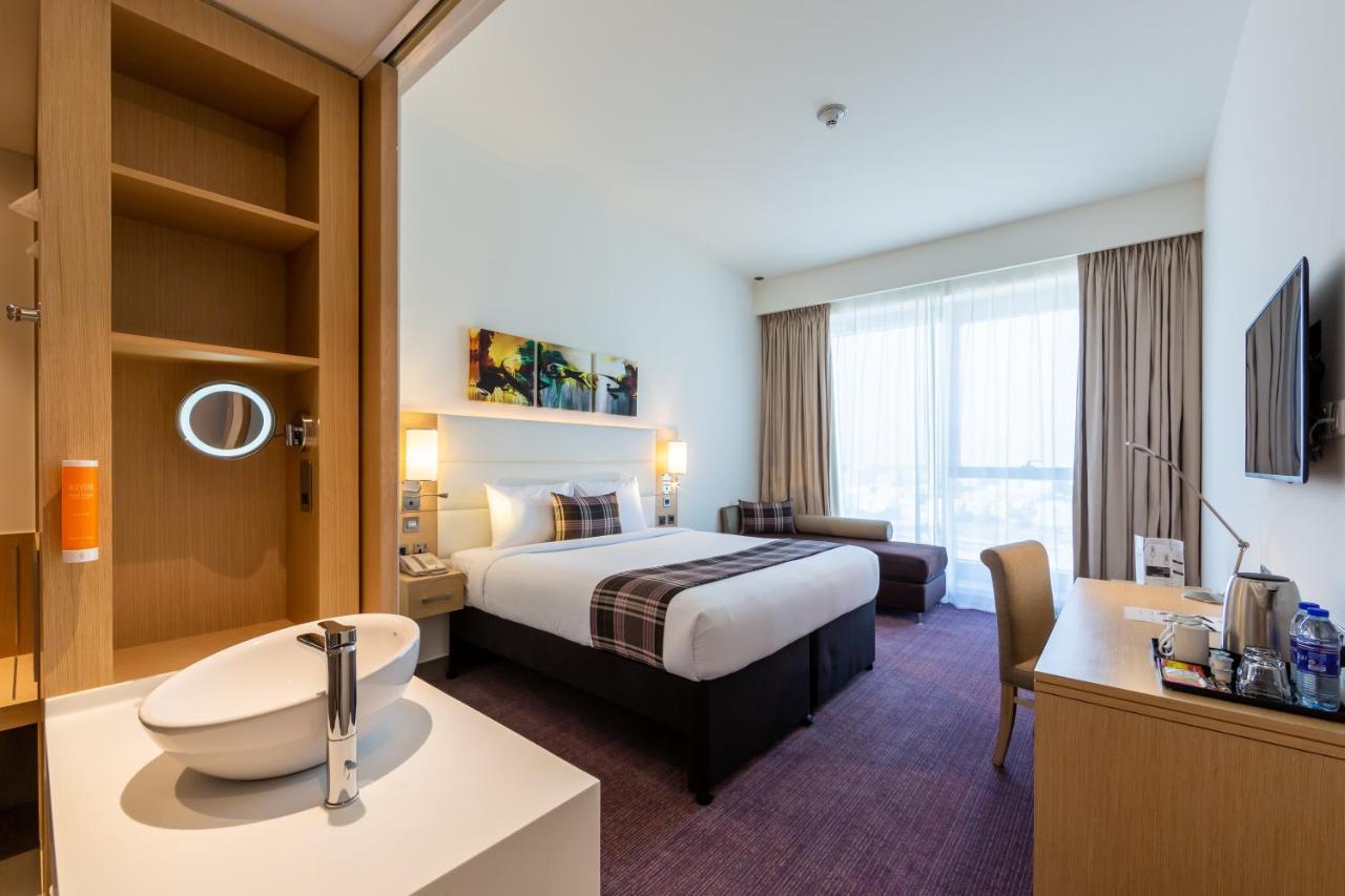 Premier Inn Dubai Dragon Mart מראה חיצוני תמונה